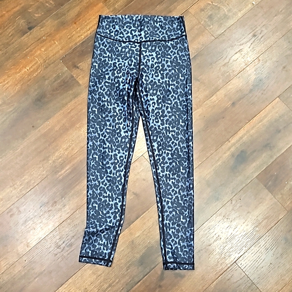 ZYIA STONE LEOPARD  ruched button activewear leggings  small